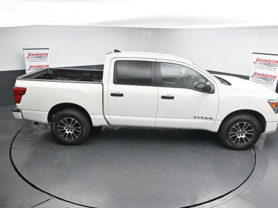 2022 Nissan Titan SV