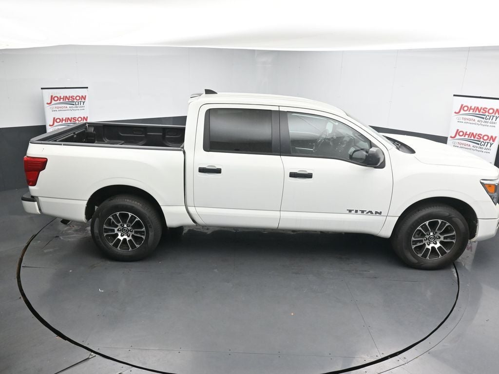 2022 Nissan Titan SV