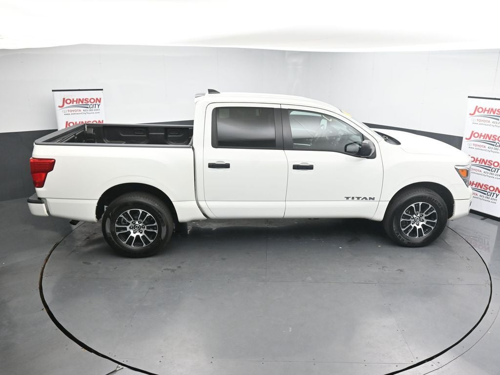 2022 Nissan Titan SV