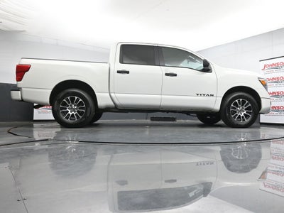 2022 Nissan Titan SV