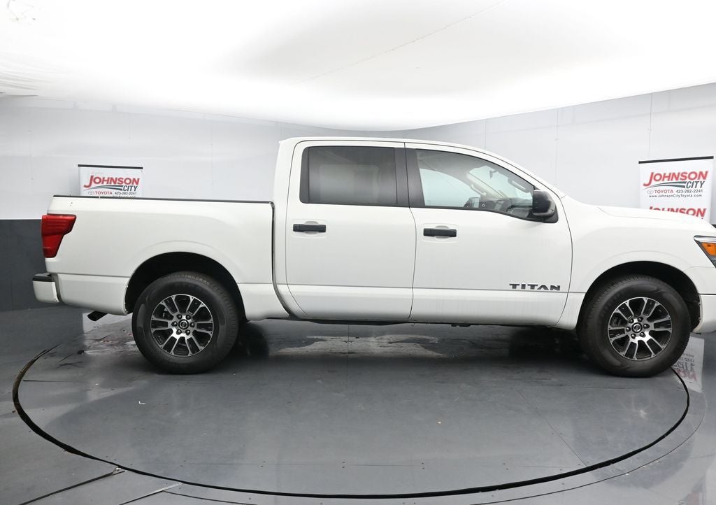 2022 Nissan Titan SV