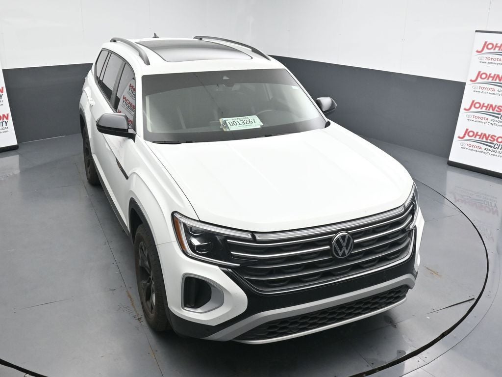 2024 Volkswagen Atlas 2.0T Peak Edition SE w/Technology