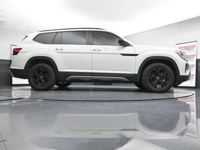2024 Volkswagen Atlas 2.0T Peak Edition SE w/Technology