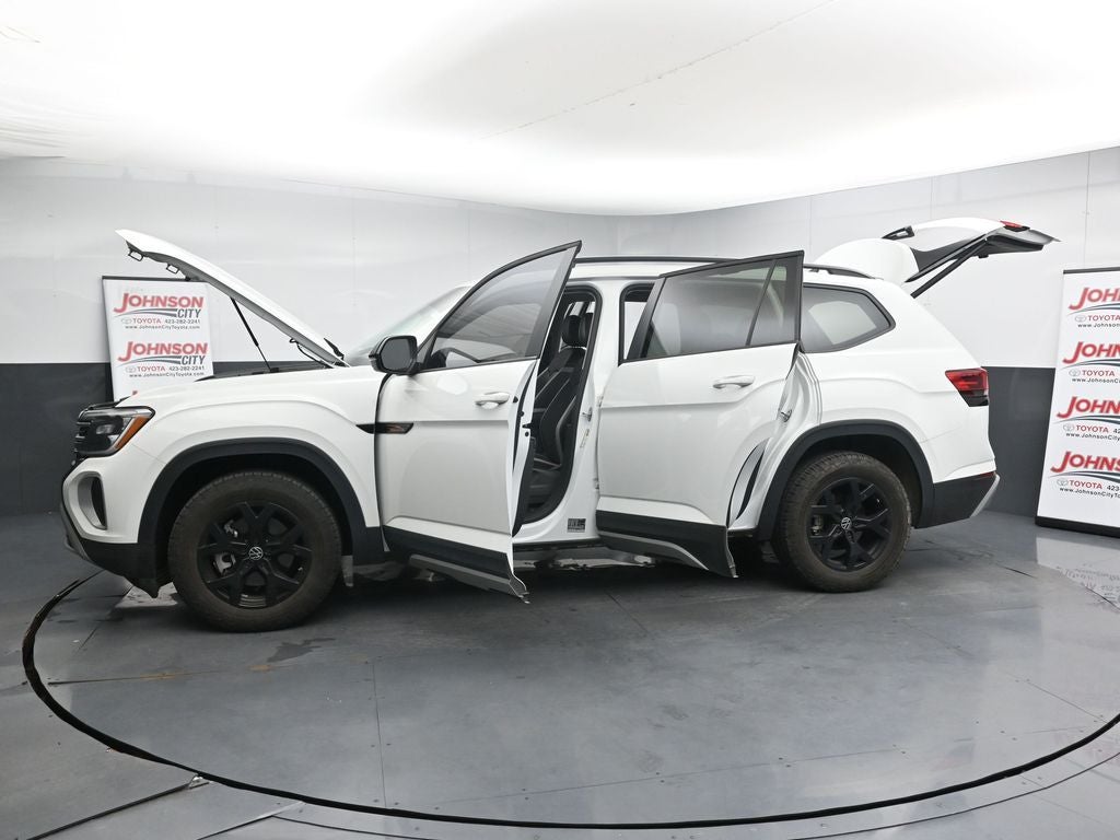 2024 Volkswagen Atlas 2.0T Peak Edition SE w/Technology