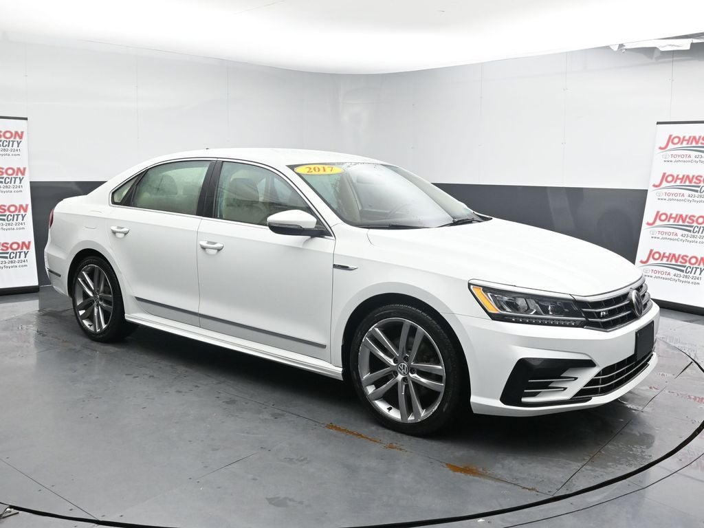 2017 Volkswagen Passat R-Line