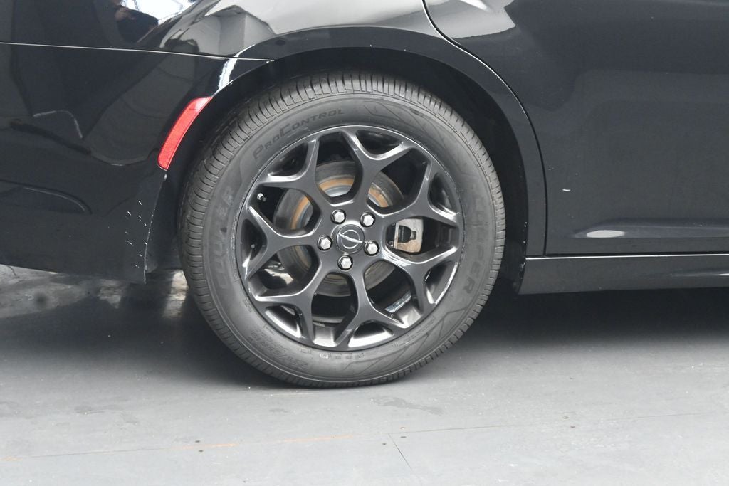 2022 Chrysler 300 Touring