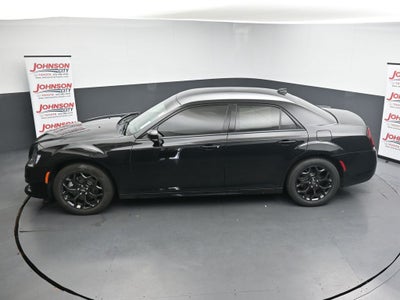 2022 Chrysler 300 Touring
