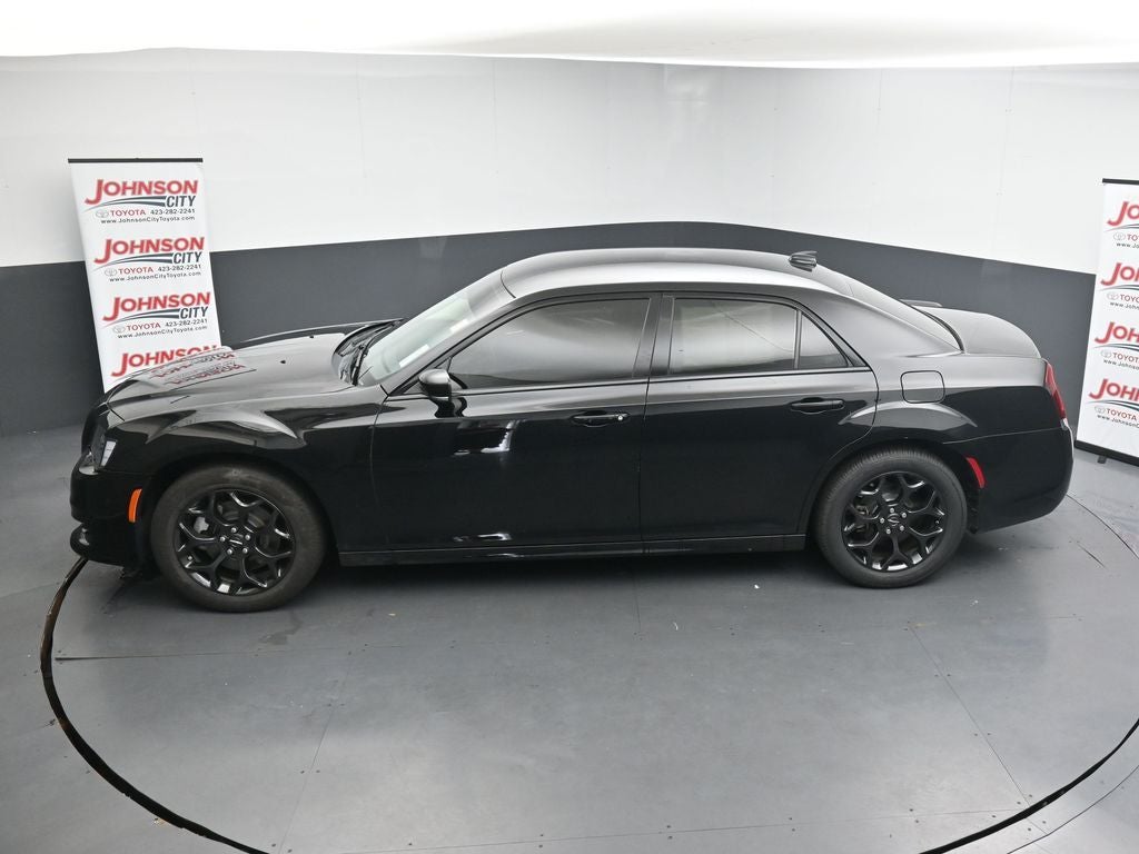 2022 Chrysler 300 Touring