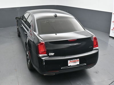 2022 Chrysler 300 Touring