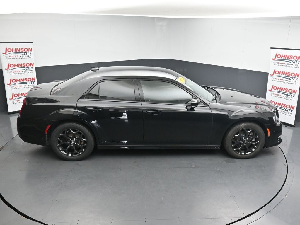 2022 Chrysler 300 Touring