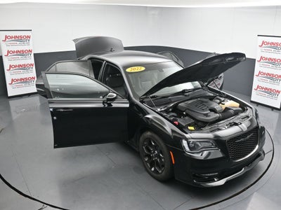 2022 Chrysler 300 Touring