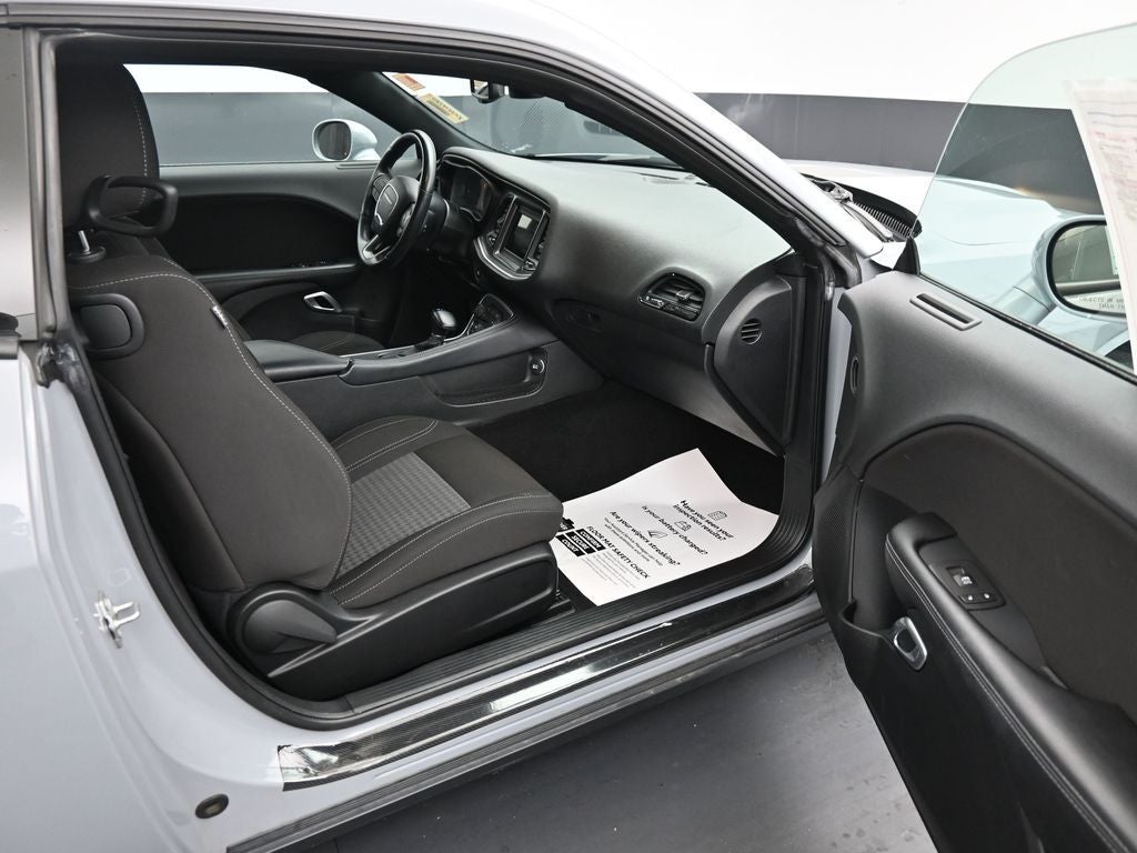 2021 Dodge Challenger SXT