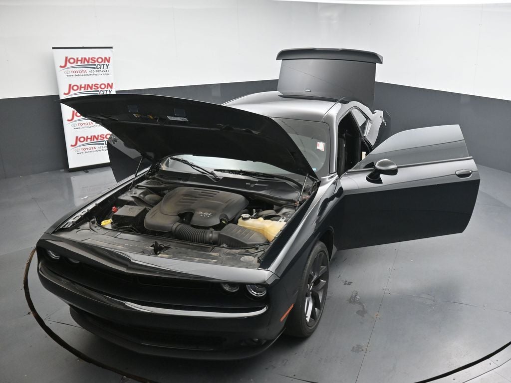 2021 Dodge Challenger SXT