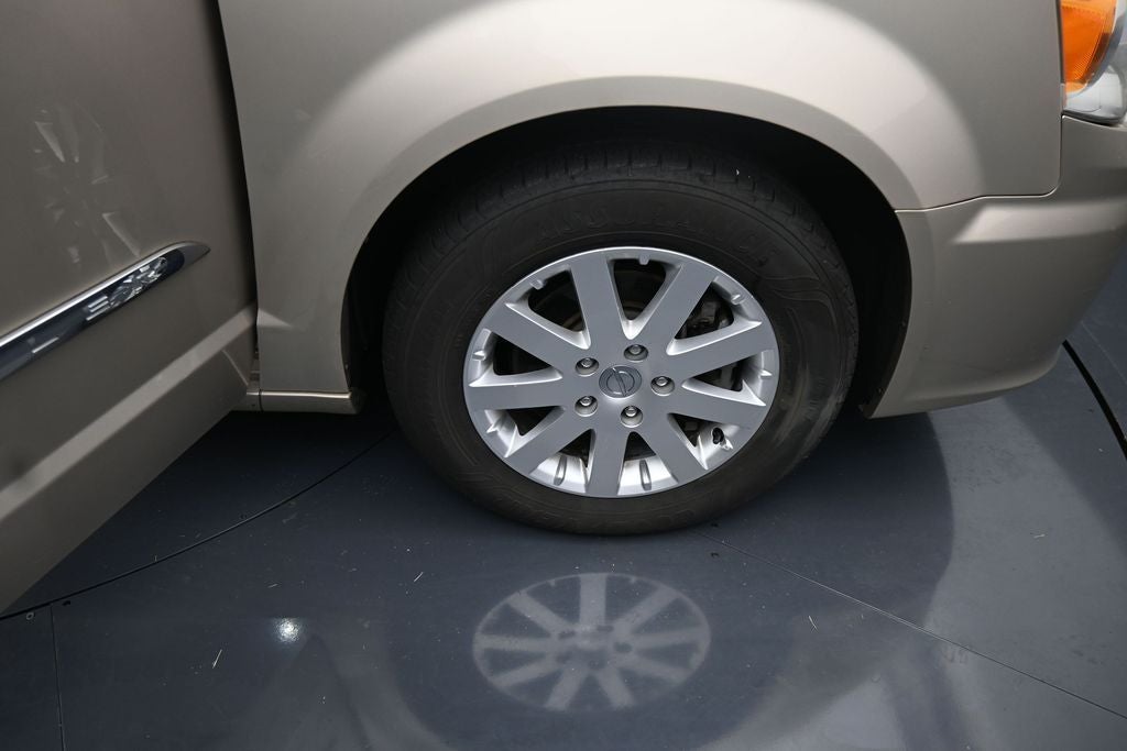 2014 Chrysler Town & Country Touring