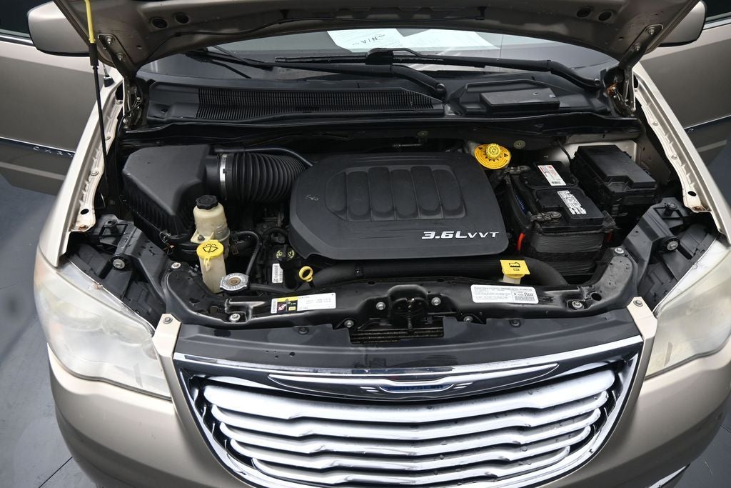 2014 Chrysler Town & Country Touring