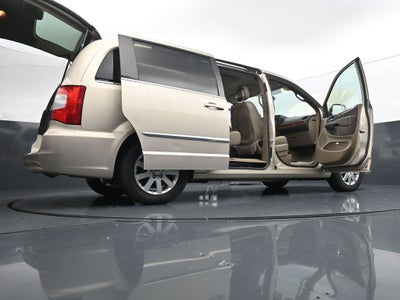 2014 Chrysler Town & Country Touring