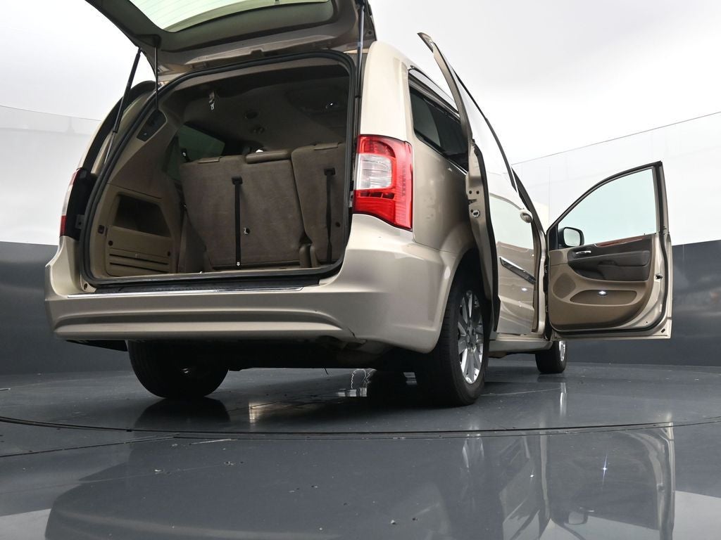2014 Chrysler Town & Country Touring