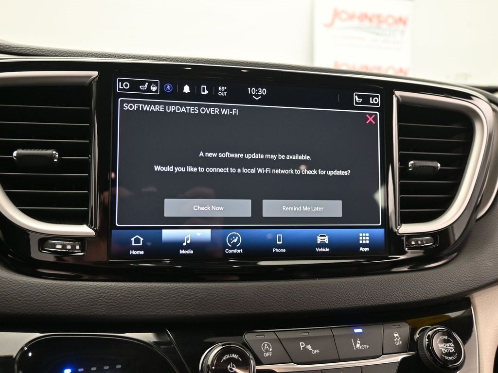 2023 Chrysler Pacifica Touring L