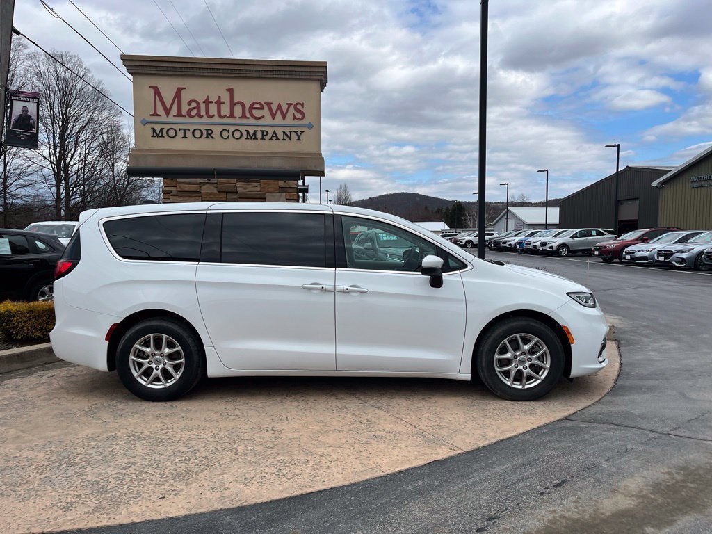 2023 Chrysler Pacifica Touring L