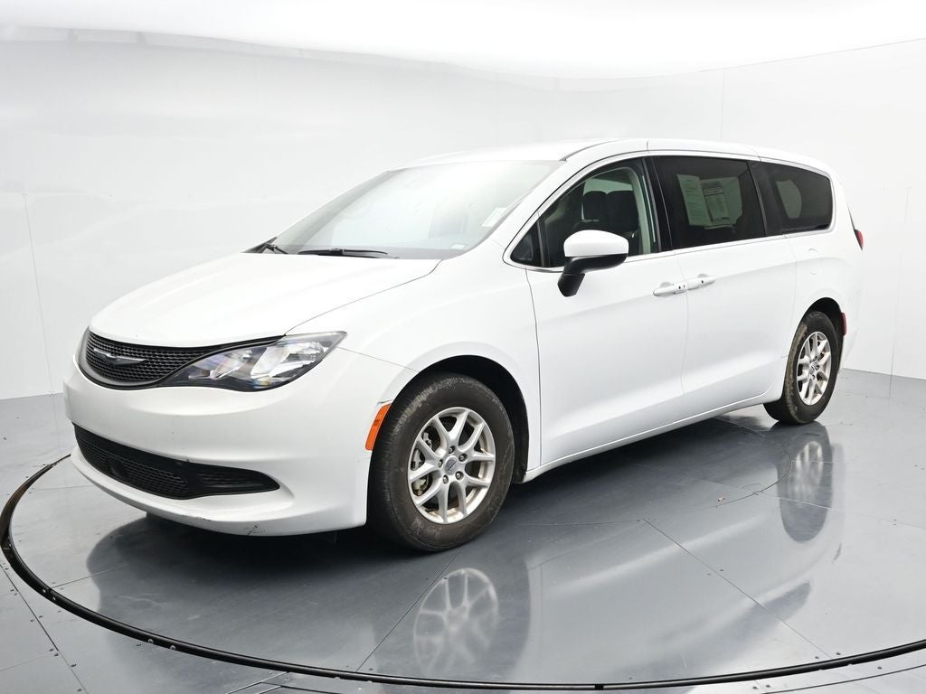 2023 Chrysler Voyager LX