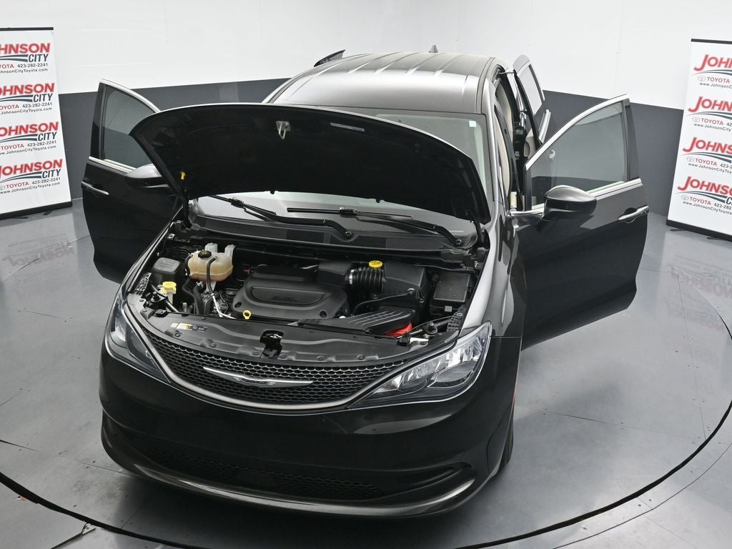 2023 Chrysler Voyager LX