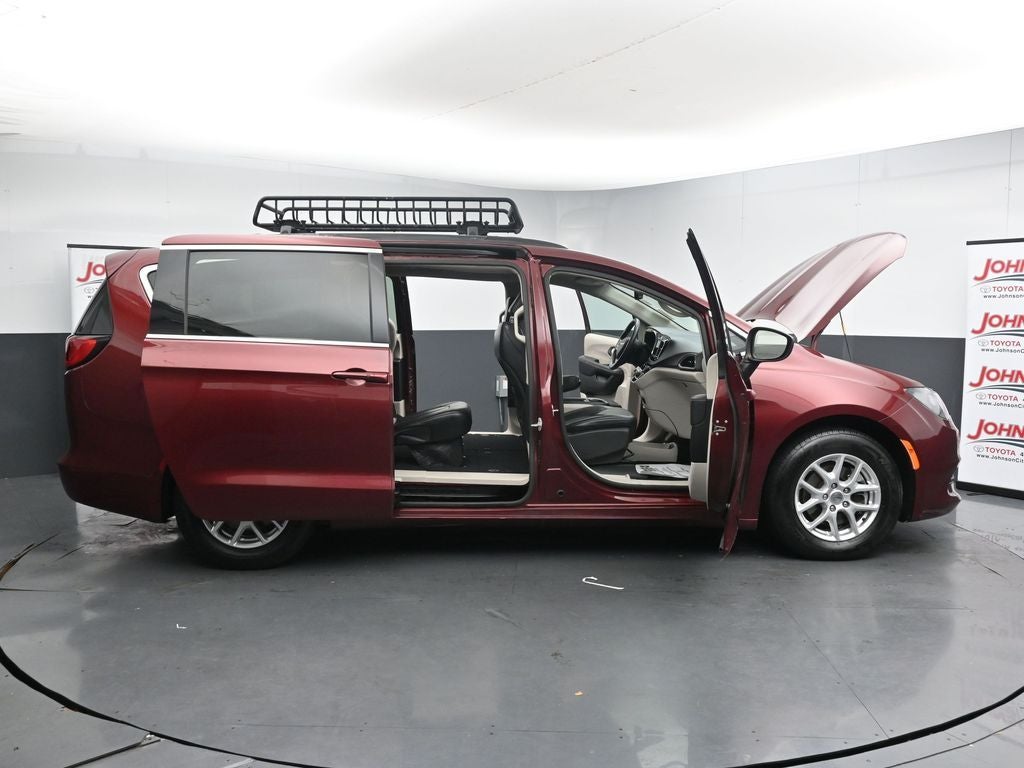 2021 Chrysler Voyager LXI