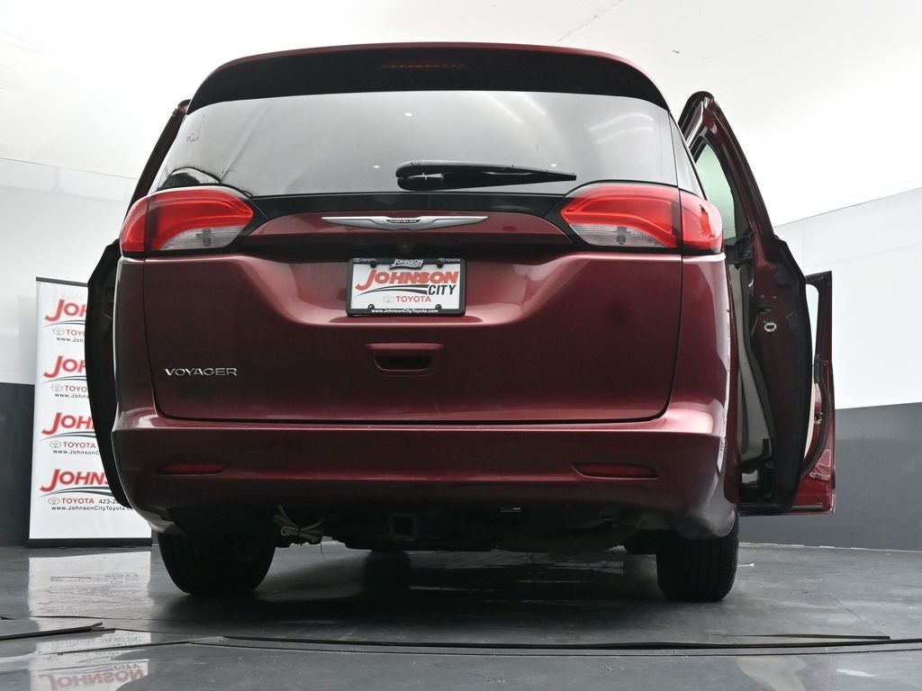 2021 Chrysler Voyager LXI