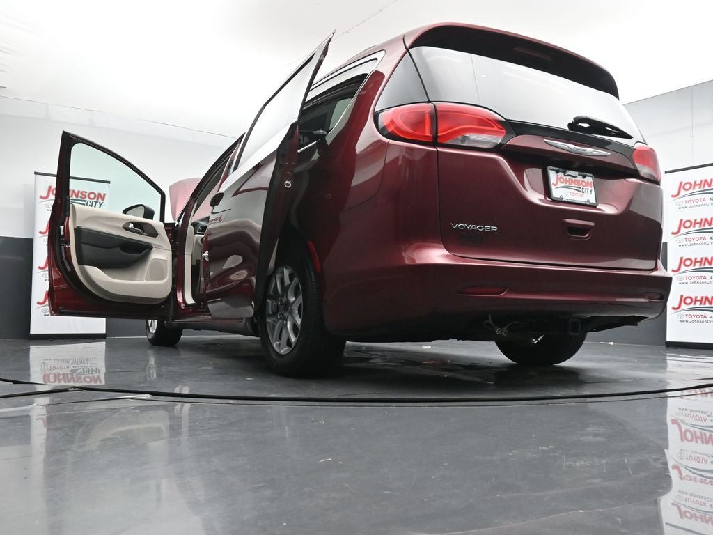 2021 Chrysler Voyager LXI