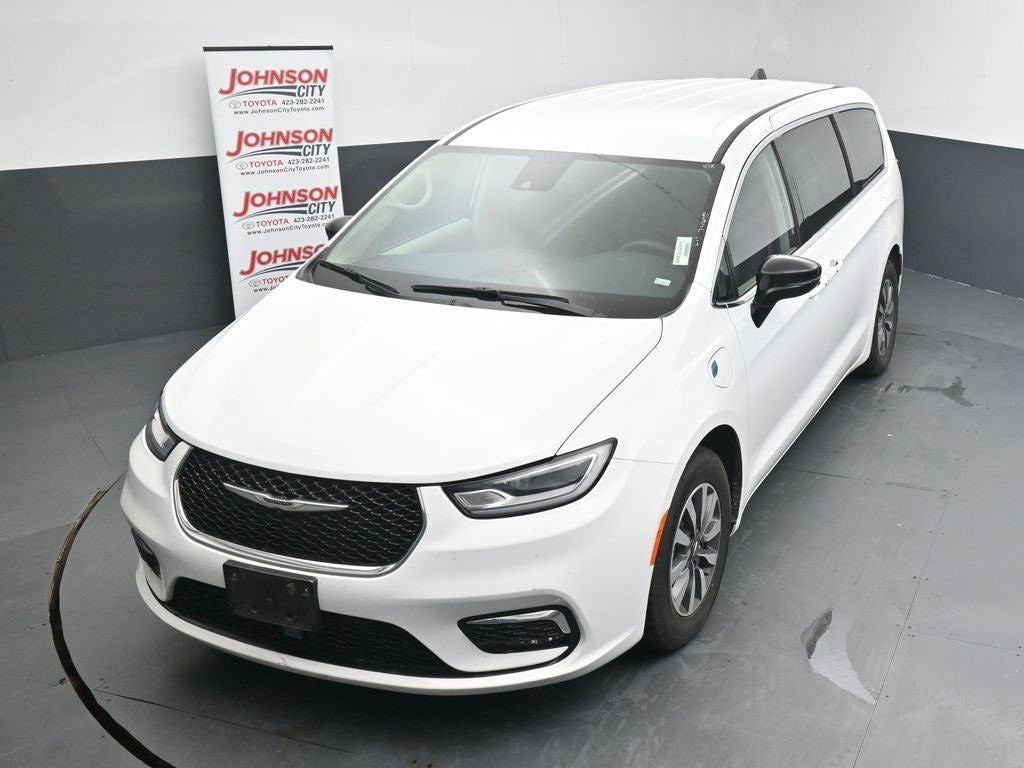 2024 Chrysler Pacifica Select