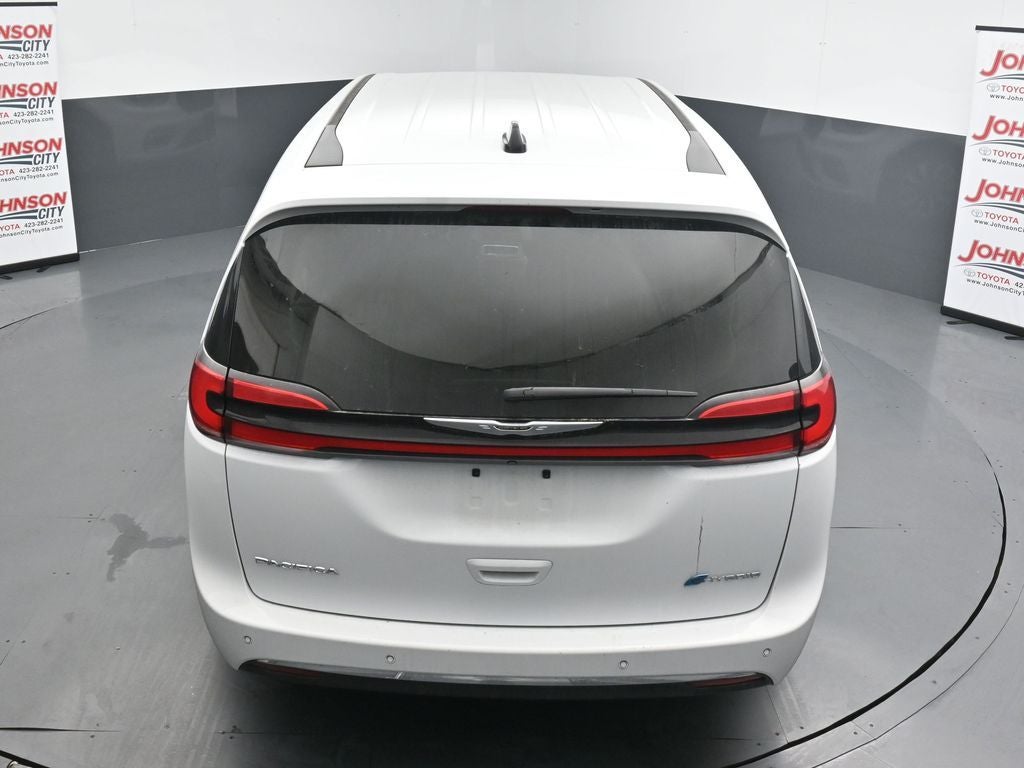 2024 Chrysler Pacifica Select