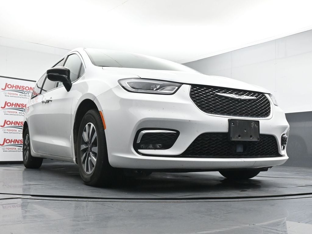 2024 Chrysler Pacifica Select