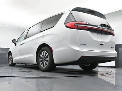 2024 Chrysler Pacifica Select