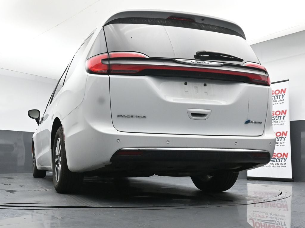 2024 Chrysler Pacifica Select