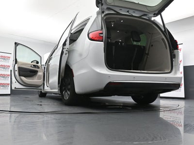 2024 Chrysler Pacifica Select