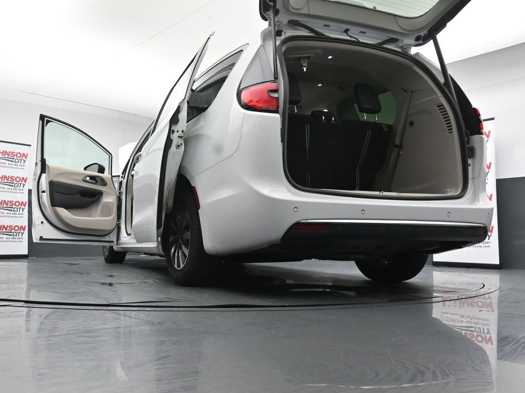 2024 Chrysler Pacifica Select