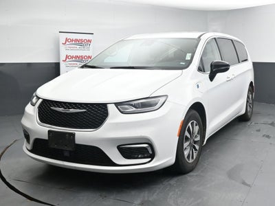 2024 Chrysler Pacifica Select