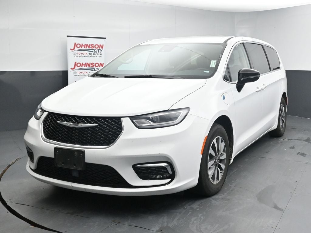 2024 Chrysler Pacifica Select