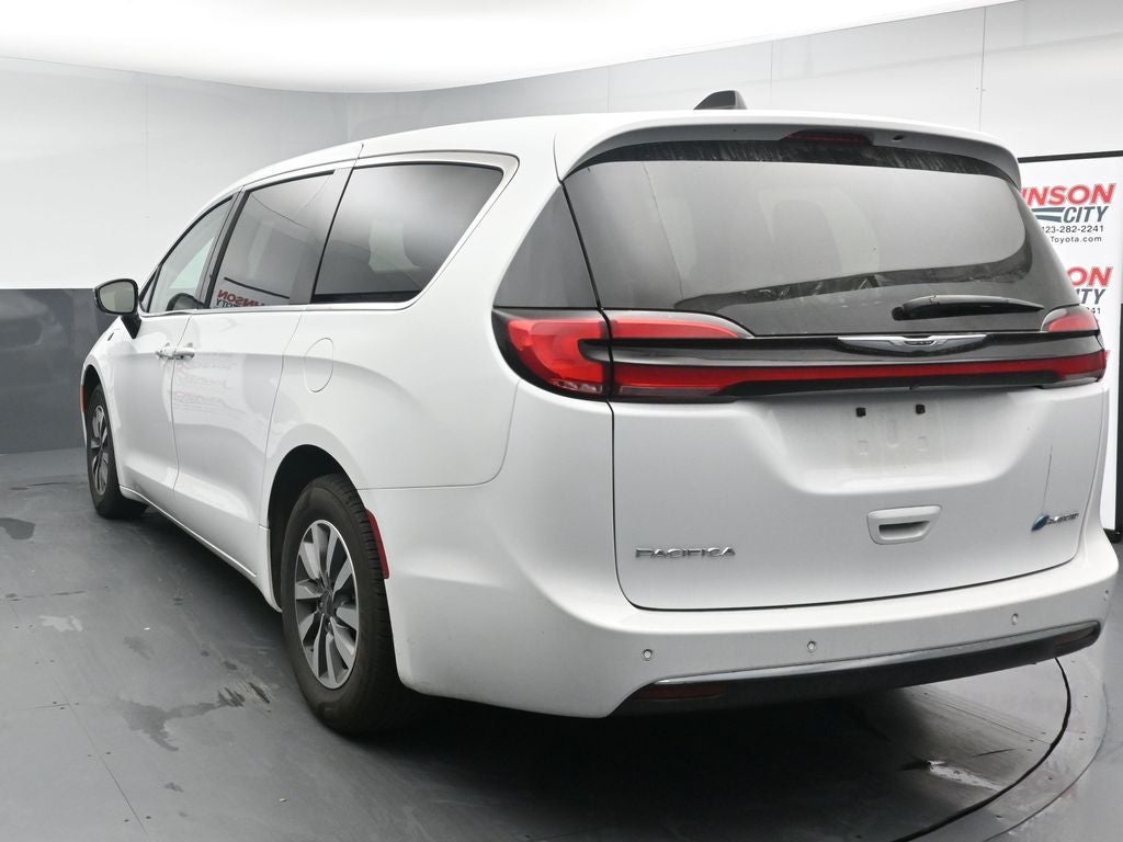 2024 Chrysler Pacifica Select