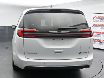 2024 Chrysler Pacifica Select
