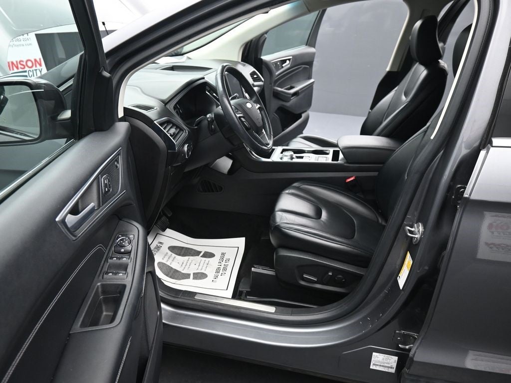 2022 Ford Edge Titanium