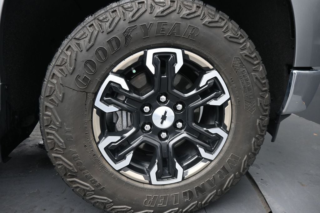 2025 Chevrolet Silverado 1500 LT LT1