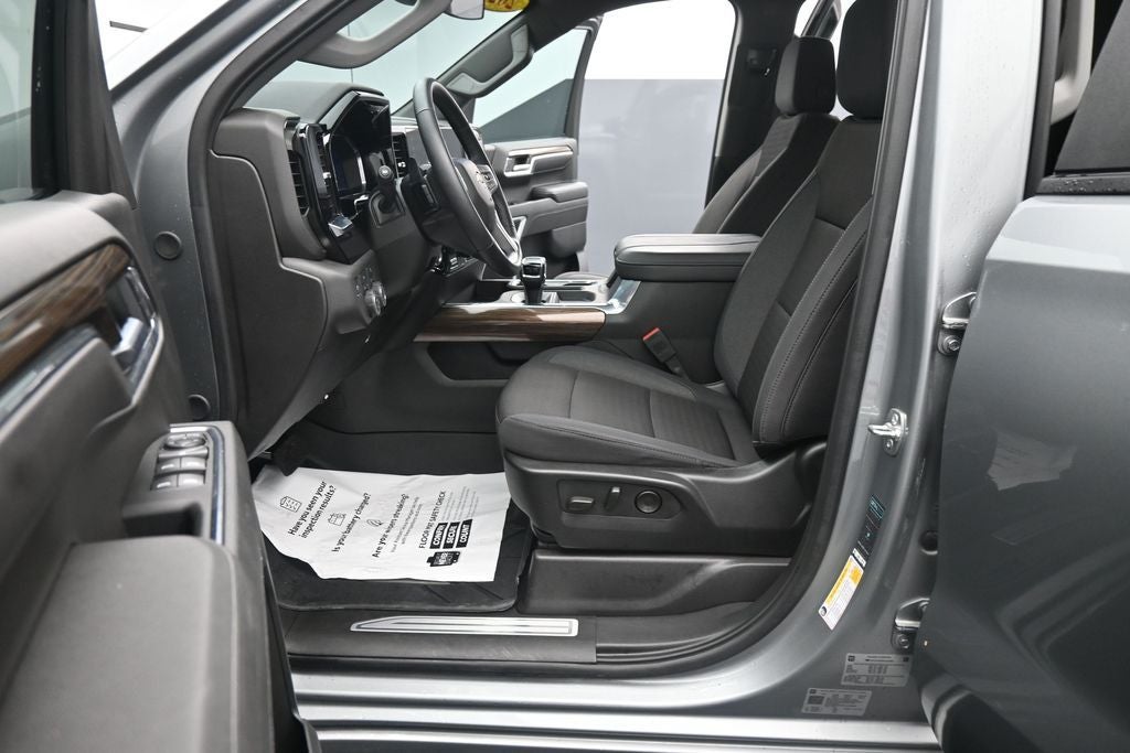 2025 Chevrolet Silverado 1500 LT LT1