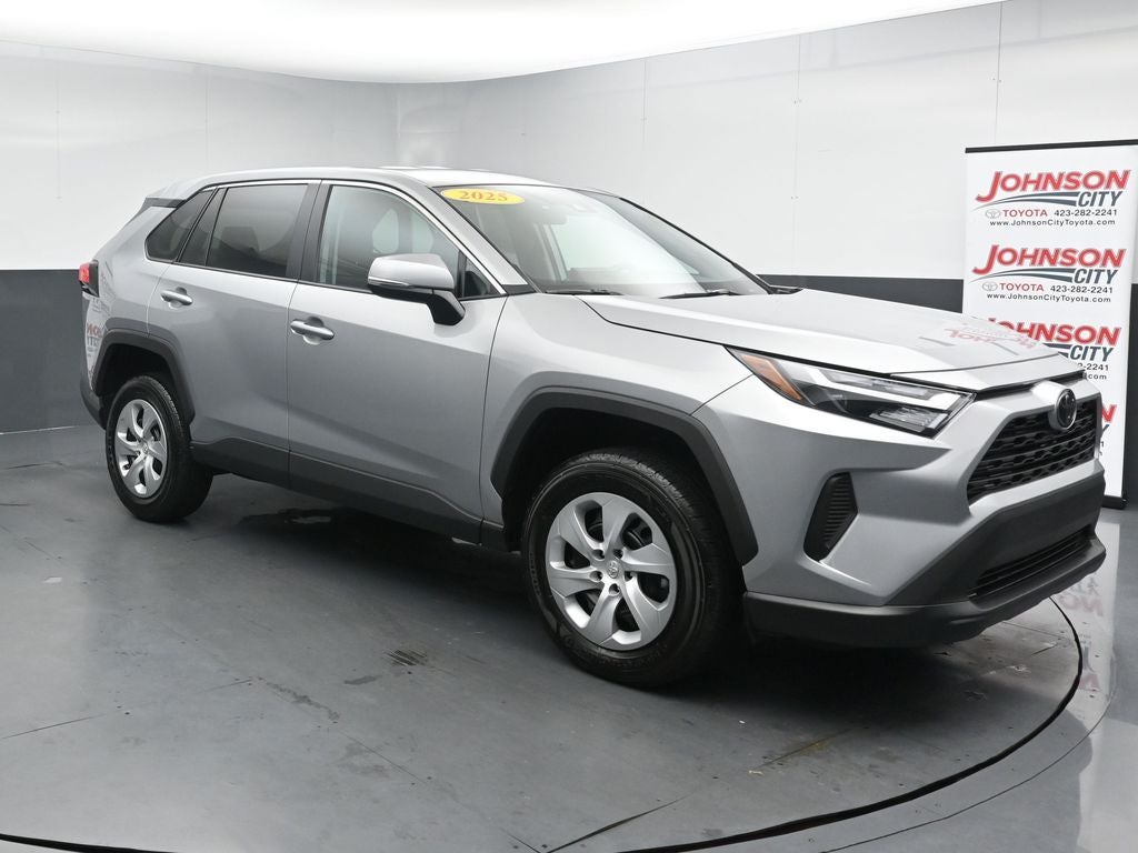2025 Toyota RAV4 LE