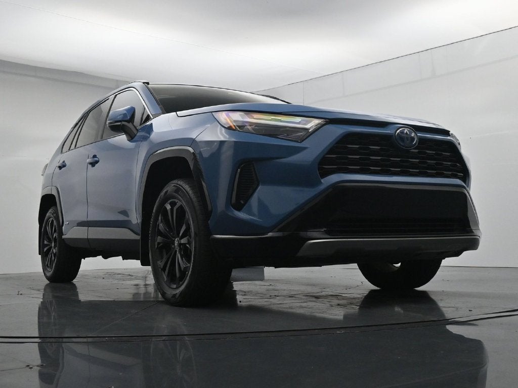 2024 Toyota RAV4 SE
