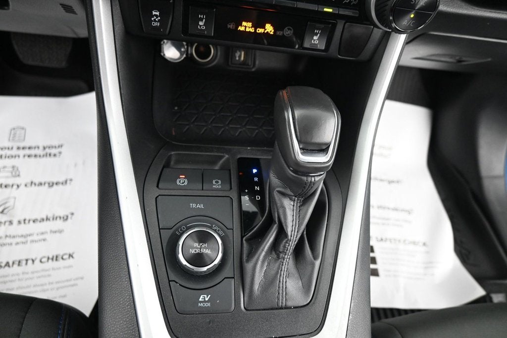 2024 Toyota RAV4 SE