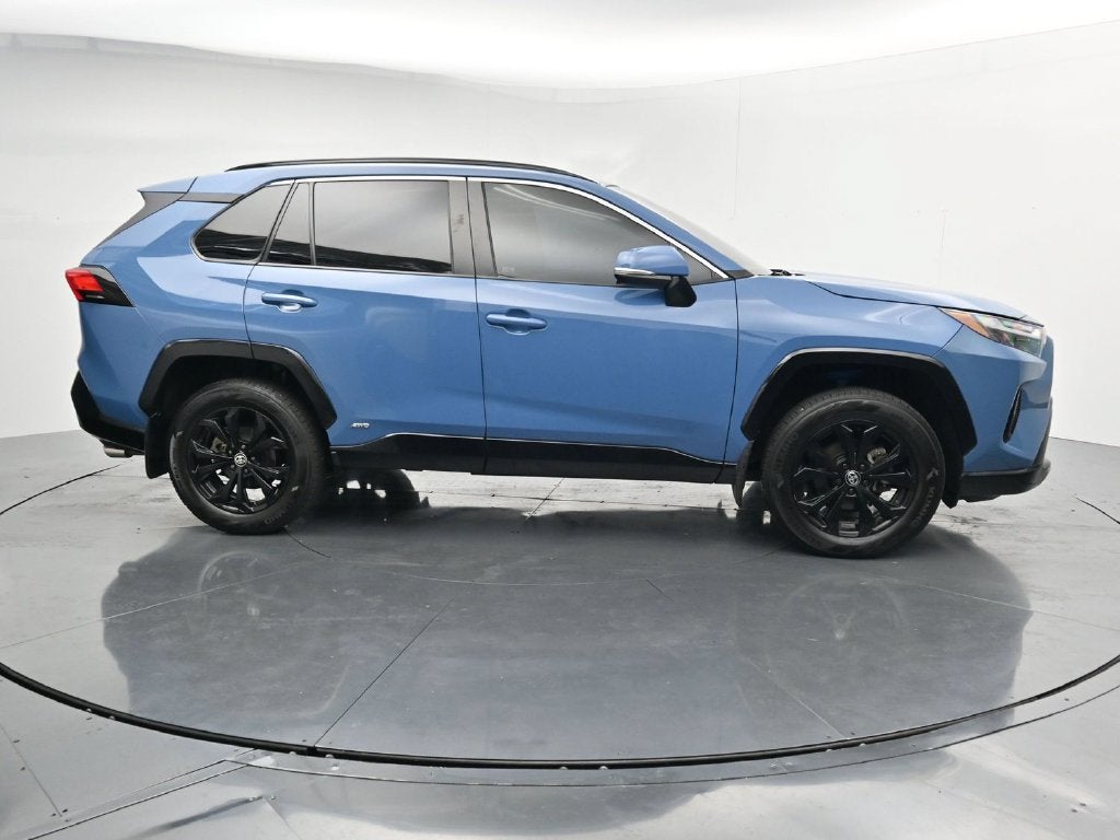2024 Toyota RAV4 SE