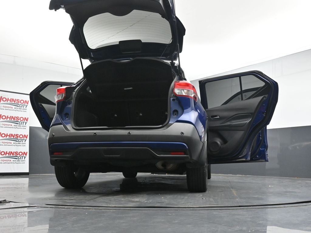 2020 Nissan Kicks SR