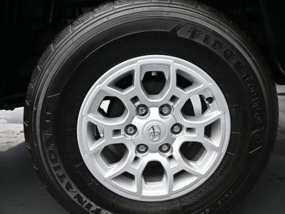 2022 Toyota Tacoma SR5 V6