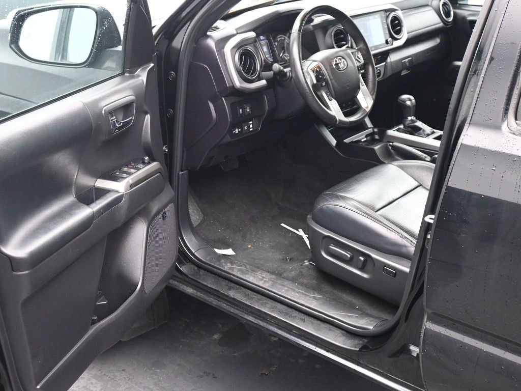 2022 Toyota Tacoma Limited V6