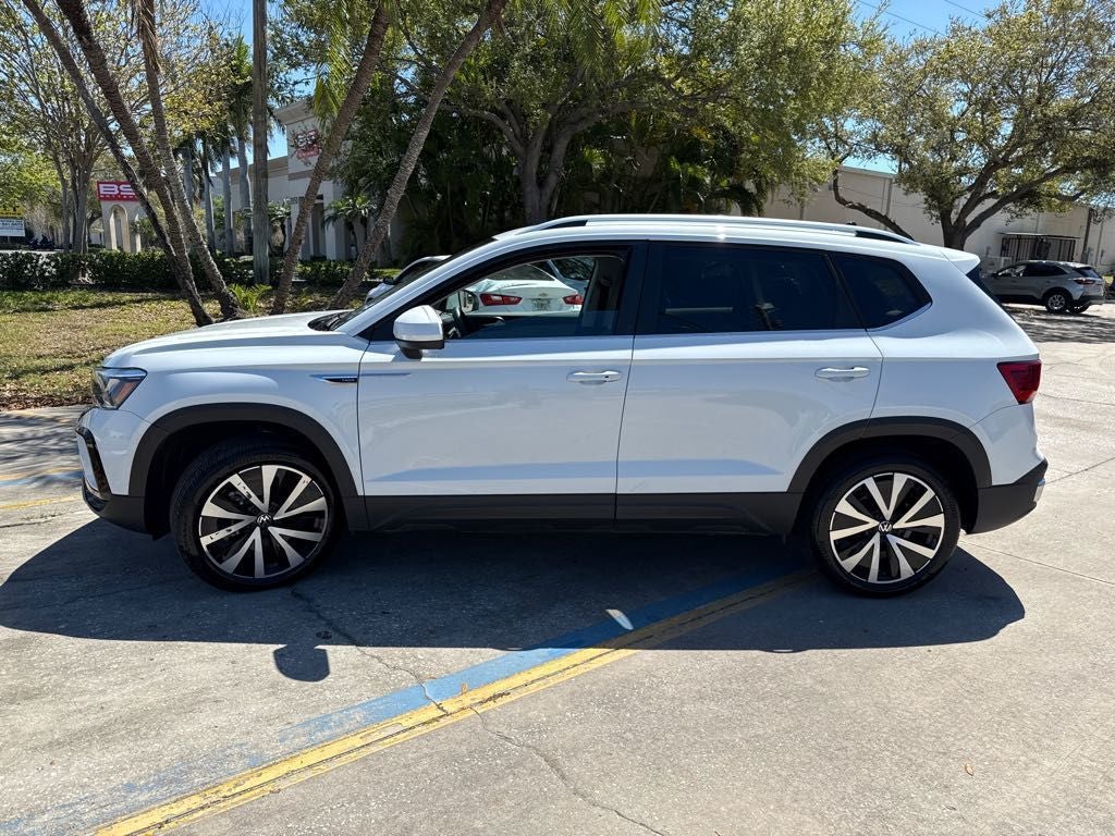 2024 Volkswagen Taos 1.5T SE